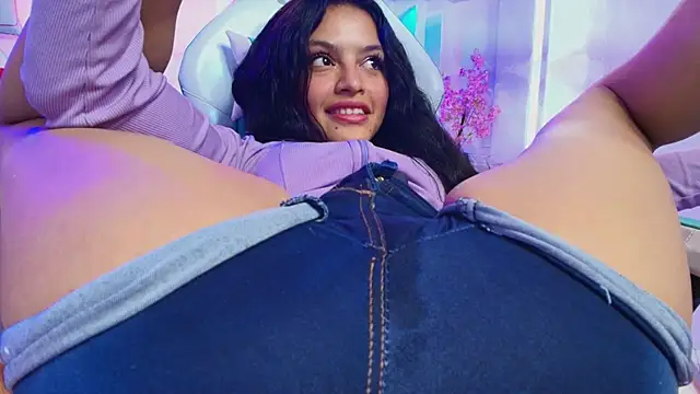 Maddie_T18's cam snapshot