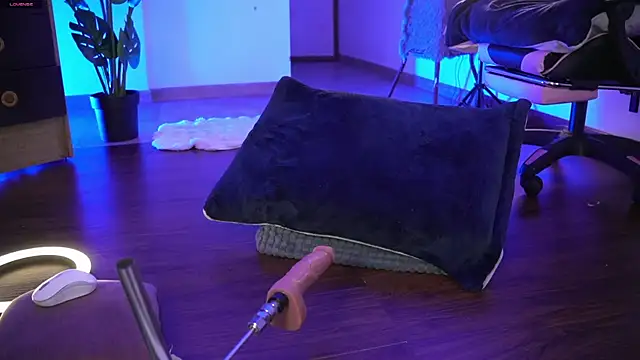 AnnieCouperr's cam snapshot