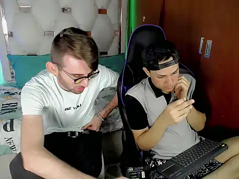 Top_and_bottom's cam snapshot