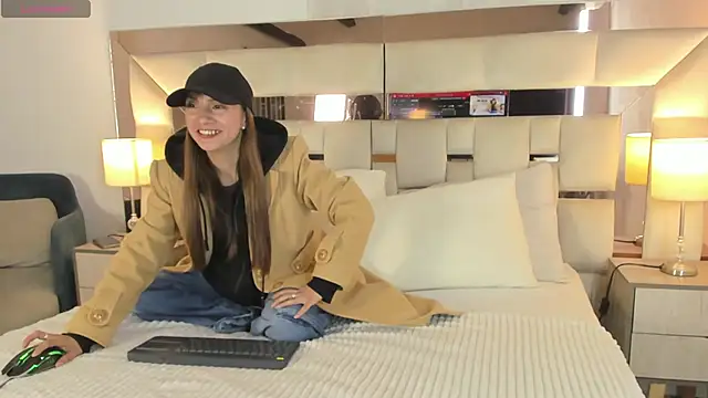 EloiseClairmont's cam snapshot