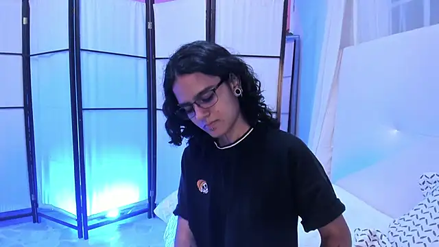 Julianne_7's cam snapshot