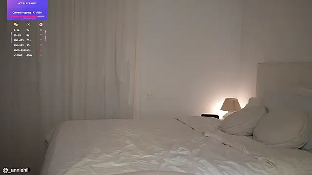 anniehillofficial live sex cam