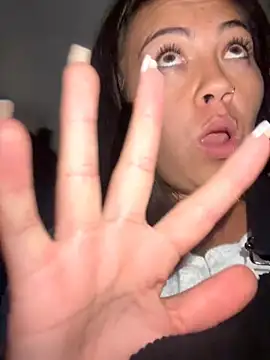 LIZ-06_'s cam snapshot