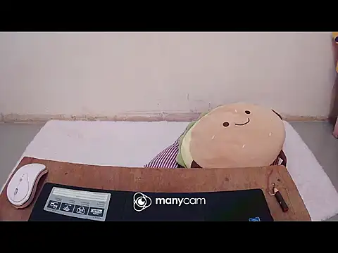 hottiemama69's cam snapshot