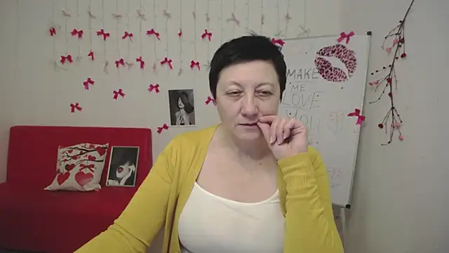 EmilyL0ve's cam snapshot