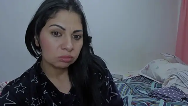 saralunabella's cam snapshot