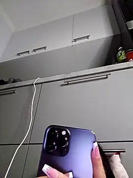 HiddendesireXO01's cam snapshot