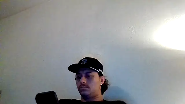 Tallhungandcloudy's cam snapshot