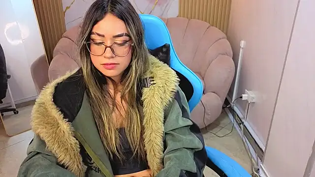 Katyy_b_'s cam snapshot