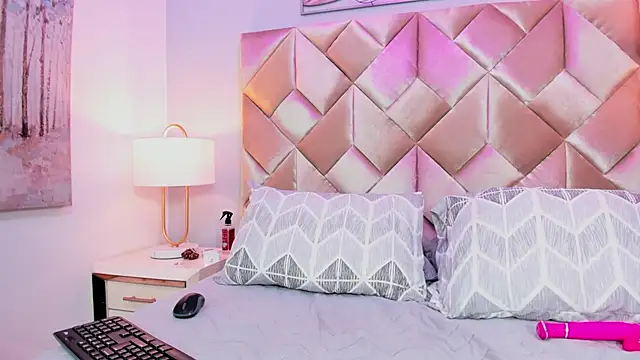 CandyLips_4's cam snapshot