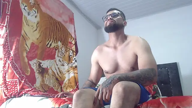 Chrys_harris77's cam snapshot