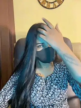 its_ur_flora's cam snapshot