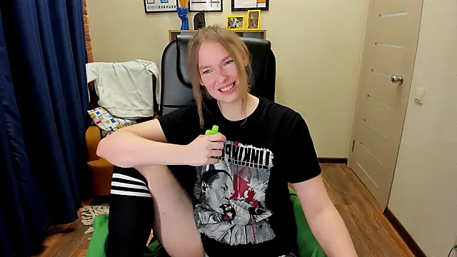 _fiona_Love's cam snapshot