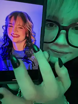 Cutiepiespanks's cam snapshot