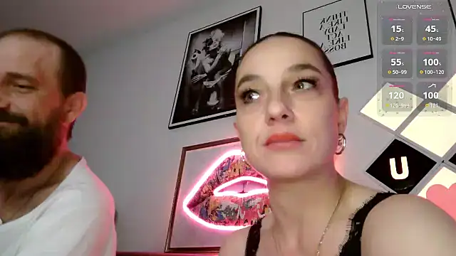 XBellaXundXUweX live sex cam