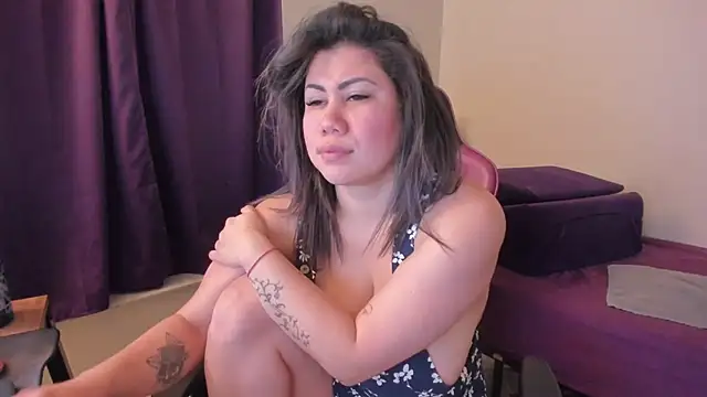 Bigt3ti live sex cam