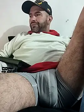 hairyandbigmann live sex cam