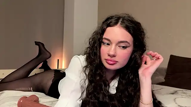 Moonfaairy's cam snapshot