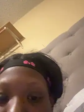 Roulette_Russian22's cam snapshot