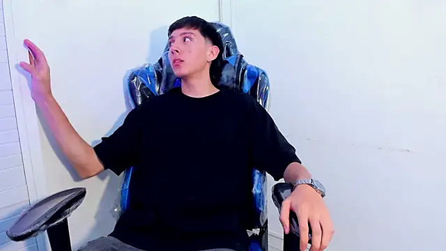 LittleDanny_'s cam snapshot