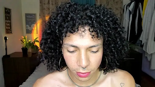 Angel_White25's cam snapshot