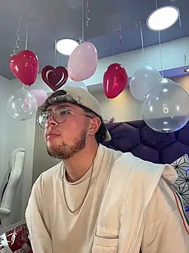 Noah_Wiliams live sex cam