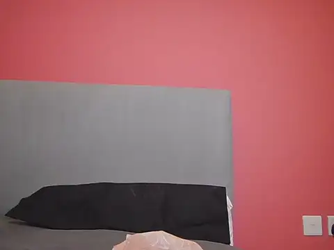 Slutty_Kiki_Bella's cam snapshot