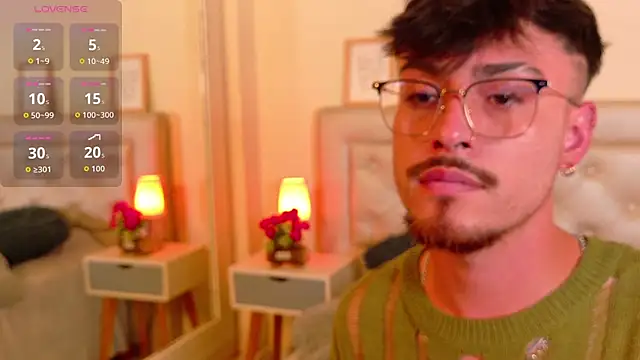 Aiden_Gray's cam snapshot