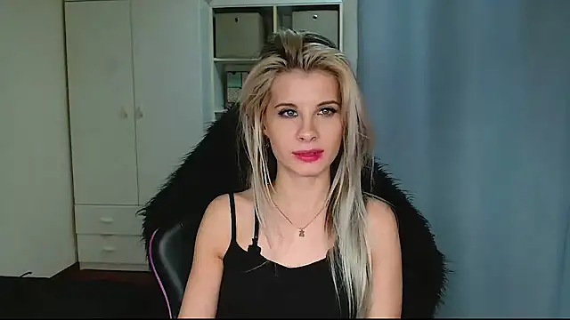 KristineGlow's cam snapshot