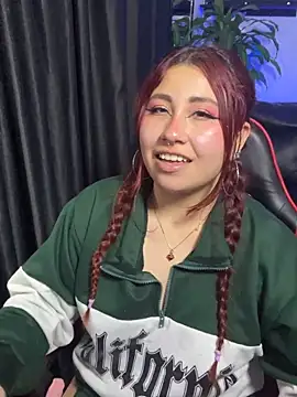 littlee_red's cam snapshot