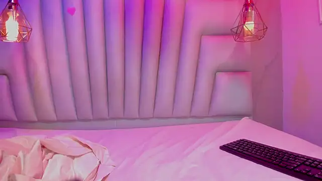 IrinaVoshh_'s cam snapshot