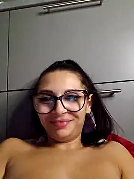 HiddendesireXO01's cam snapshot