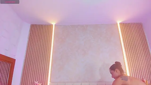 ZOEBARLOWE's cam snapshot