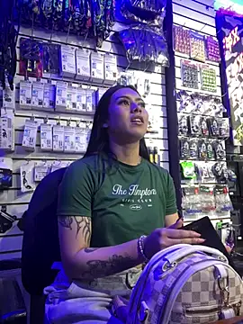 emily_24x live sex cam