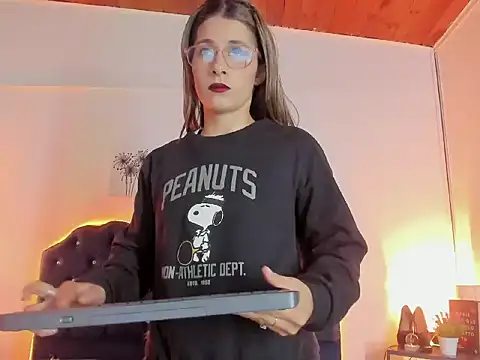 SaraRoades's cam snapshot