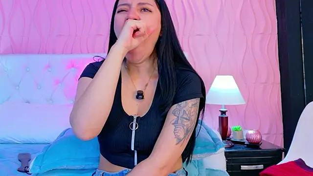 Mia_Cherry__'s cam snapshot