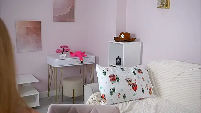 SunnivaCovil live sex cam