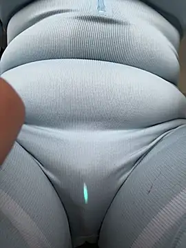 Elina_Hills's cam snapshot