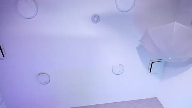 AprilBom's cam snapshot