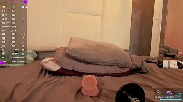 sara_puerta__'s cam snapshot