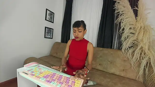 Aleja_miller1703's cam snapshot