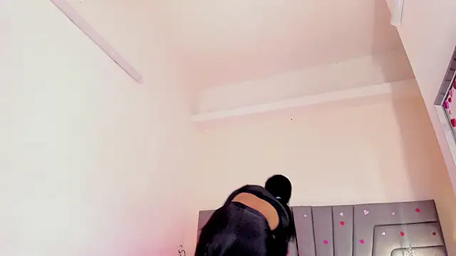 Maia_520 live sex cam