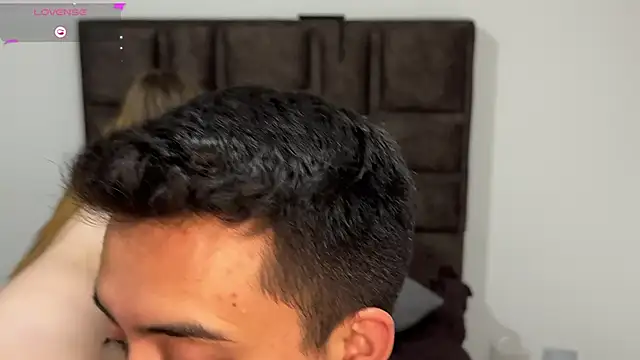 Sofii_n_Diego live sex cam