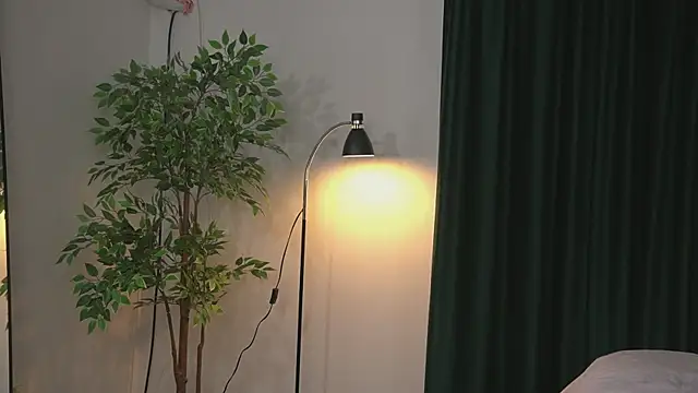 Alyonaqueen_'s cam snapshot