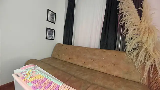 Aleja_miller1703's cam snapshot