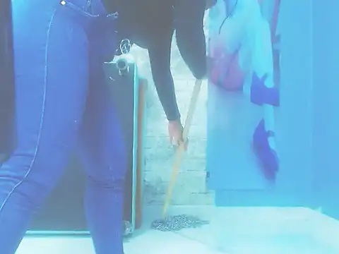 Queenfistingkitty's cam snapshot