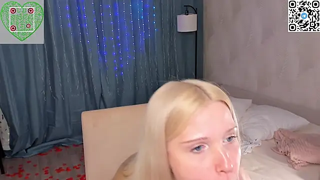 CherrylHolme's cam snapshot