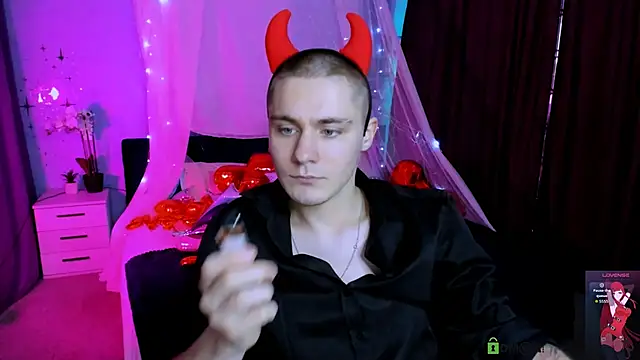 thomas_crow_'s cam snapshot