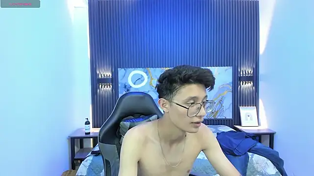 SantiagoRusso18's cam snapshot