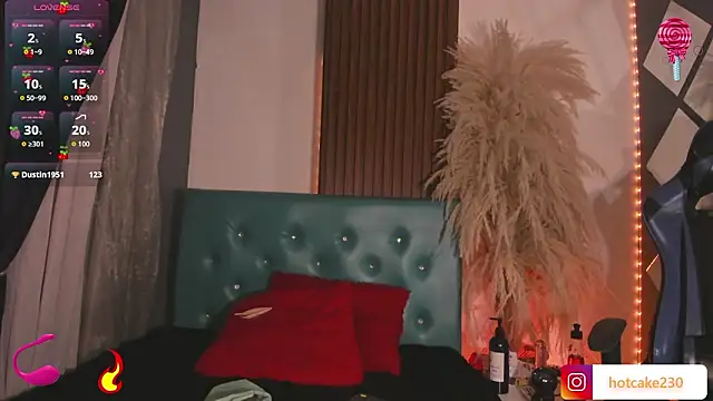 Hiddenhotcake live sex cam